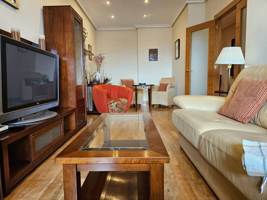 640a Laura Apartamento Oviedo